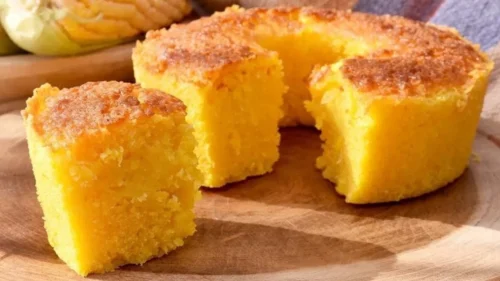 Bolo de Fubá Super Fofo com Laranja e Erva-Doce Um Sabor Rústico que Derrete